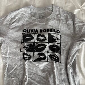 hollister olivia rodrigo cropped tee